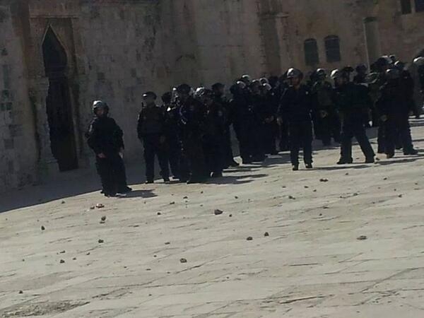 Siyonistler AKSA'da Terör Estirdi 2