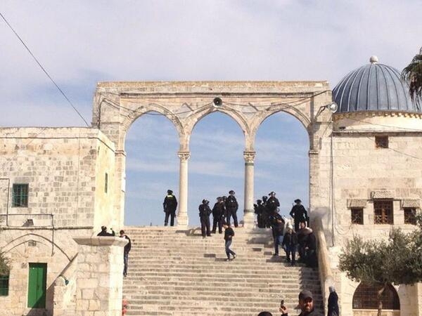 Siyonistler AKSA'da Terör Estirdi 4