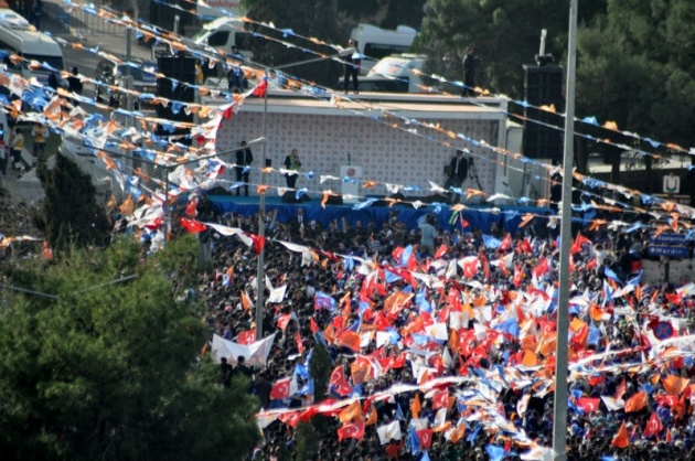 Erdoğan'ın Urfa Mitinginde İlginç Kareler 1