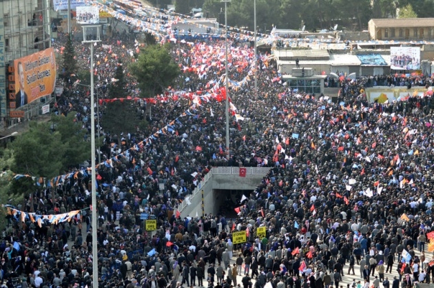 Erdoğan'ın Urfa Mitinginde İlginç Kareler 4