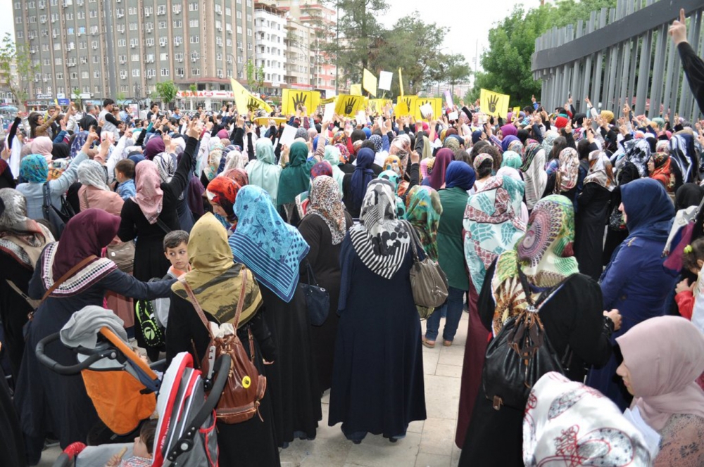 Batman'da Mısır'lı Devrimciler İçin Kefenli Protesto 2