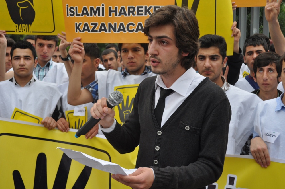 Batman'da Mısır'lı Devrimciler İçin Kefenli Protesto 3