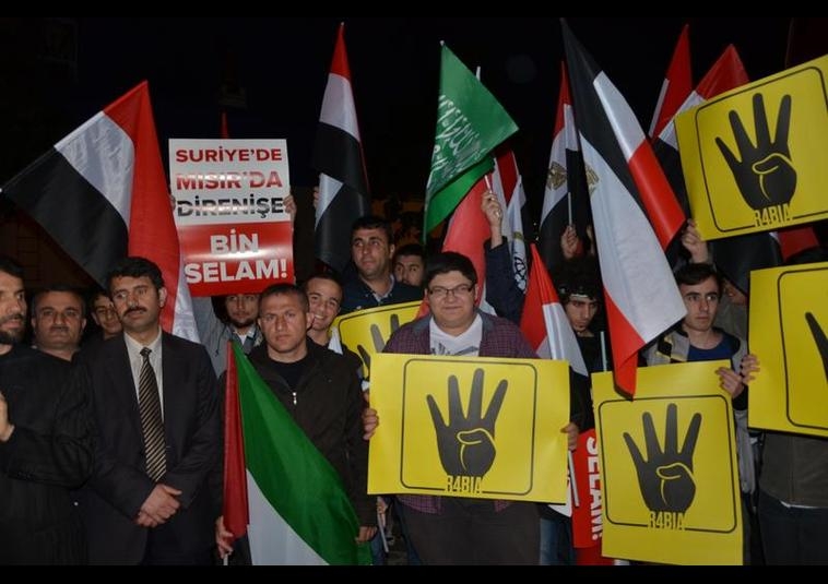 Türkiye Mısır İçin Ayakta 16