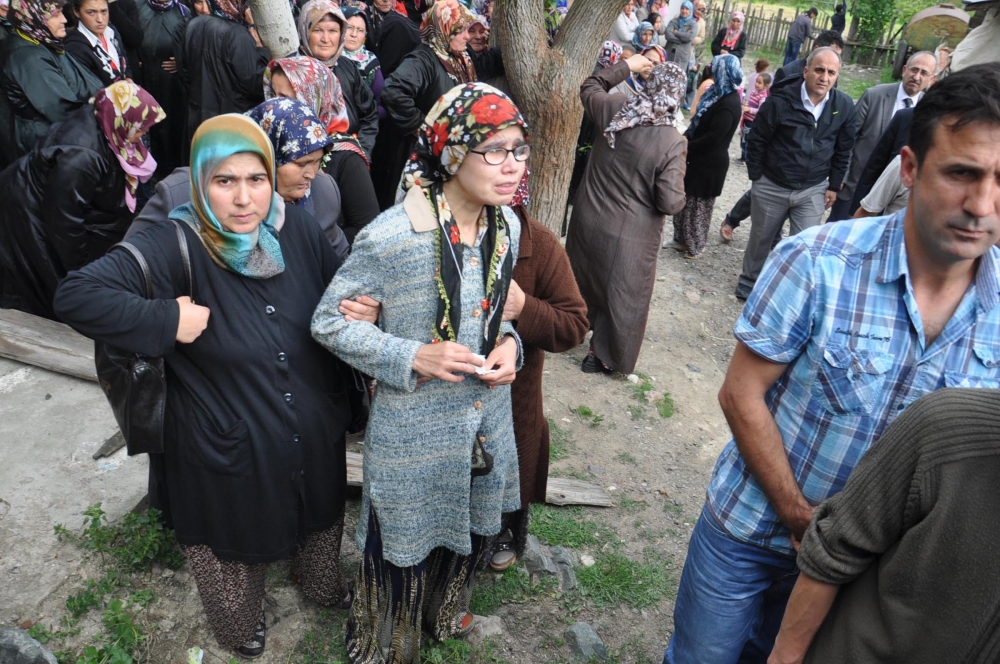 11 İşçi Toprağa Verildi 10