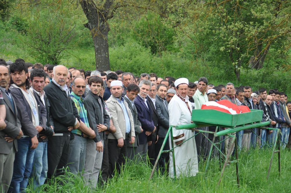 11 İşçi Toprağa Verildi 15