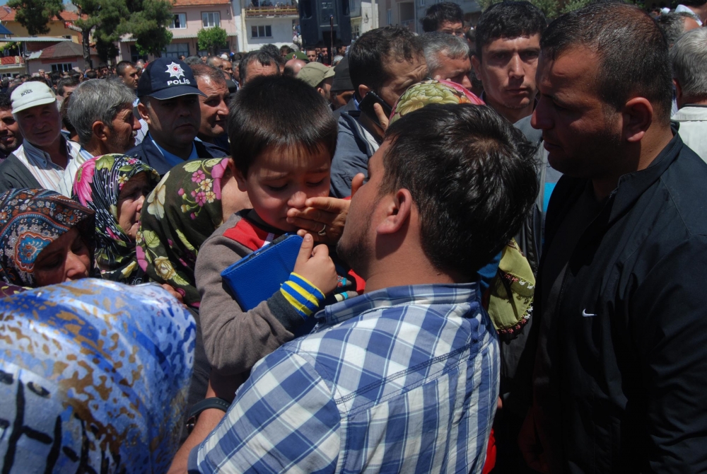 11 İşçi Toprağa Verildi 24