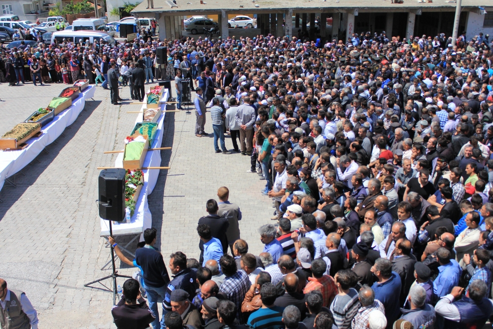 11 İşçi Toprağa Verildi 30