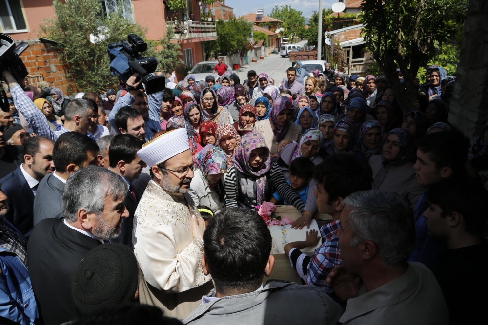 11 İşçi Toprağa Verildi 39