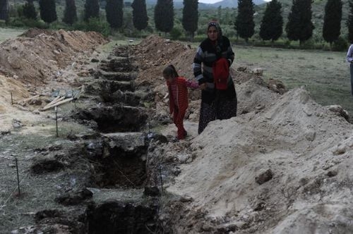 11 İşçi Toprağa Verildi 42