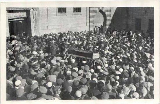 Bediüzzaman'ın Bilinmeyen Cenaze Fotoğrafları 1