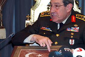 Kandan Bayrak Tehdidi