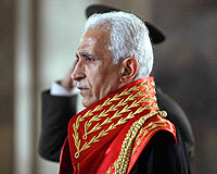 Başörtüsüyle Uğraşırken Hortumcuyu Kurtardı