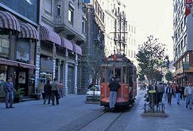İstiklal Caddesinde Bomba Paniği