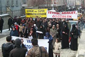 Van'da 75. Başörtüsü Eylemi