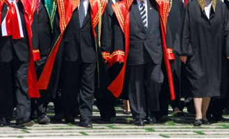 Rektörlerin aylık geliri devlet sırrı gibi