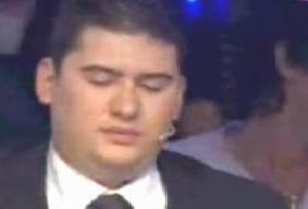 Oray Eğin baltayı taşa vurdu