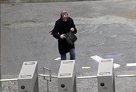 Başörtüsü Avcıları İş Başında