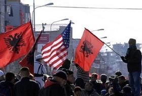 ABD Kosova'yı Silahlandırıyor