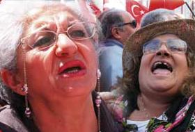 'Dinsizliği Siyasete Alet Ediyorlar’