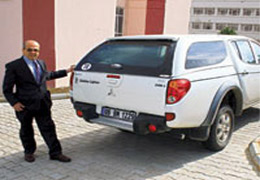 Prof.'un Arabasındaki Yazı