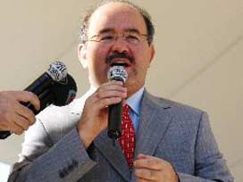 Bakan'a İstifa Çağrısı