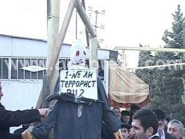 Azerbaycan’da Danimarka Protestosu