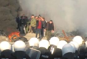 Sırplar BM Mahkemesini Bastı