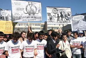 Başörtüsü Marmara Üniversitesi'nde (Foto)