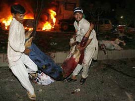 Pakistan'da bir ev füzeyle vuruldu: 8 ölü