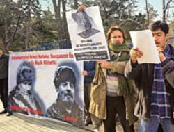 Lenin Pankartlarıyla Başörtüsüne Karşı