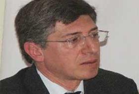 Prof'tan Başörtüsüne Karşı Kan Yemini