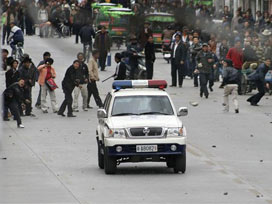 Tibet'teki Olaylarda 100 kişi Öldü