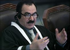 Saddam yargıcı değiştirildi