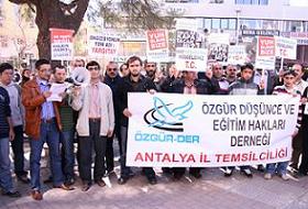 Antalya'da AKP'nin Kapatılma İstemi Protesto Edildi