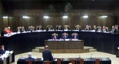 AK Parti savunmaya geçti