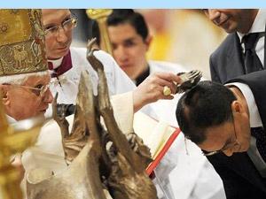 Mürted Gazeteciye Papa'dan 'Özel' Vaftiz