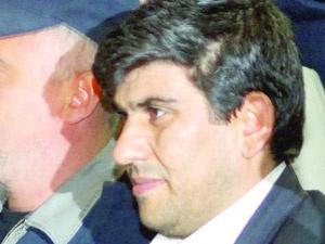 Elimde Siyasilerin Kasetleri Var