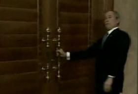 Bush Nereden Çıkacağını Şaşırdı (VİDEO)