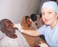 Afrika'da Her Gün 20 Göz Ameliyatı