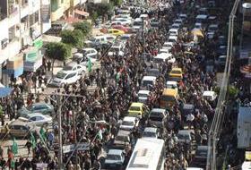 Gazze'de Onbinler Sokaklara Döküldü