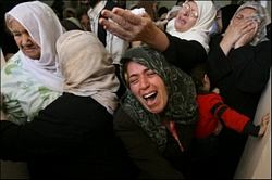 İsrail, yine füzelerle saldırdı