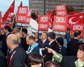 Ordu Göreve" Pankartı Can Yakacak