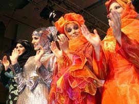 Tekbir defilesine ortak tepki