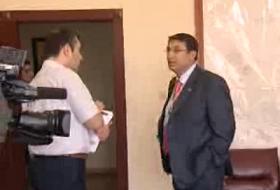 Gazetecileri Yaka Paça Dışarı Attılar (VİDEO)