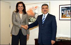 Yunan'lı Bakan Akıl Verdi