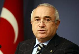 Cemil Çiçek'ten Taksim Açıklaması