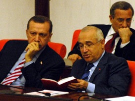 C. Çiçek'e 'ara rejimci' suçlaması!