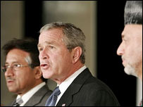 Bush müttefiklerini barıştırma arayışında