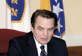 AB'den Bosna'ya çifte standart