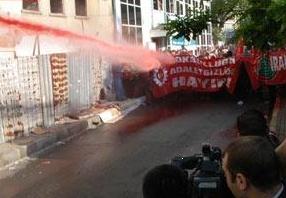 Polis eylemcilere tekrar müdahale etti